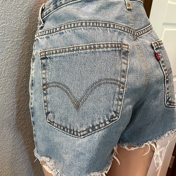 Vintage Levi jean shorts redone size 8-9 - Picture 3 of 6